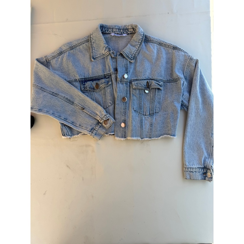 NeverNow Cropped Denim Jacket Light Wash Raw Hem Elastic Back Blue Large